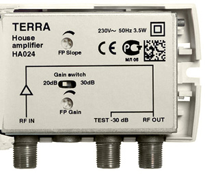 Внешний вид усилителя HA024Terra с переключателем усиления 